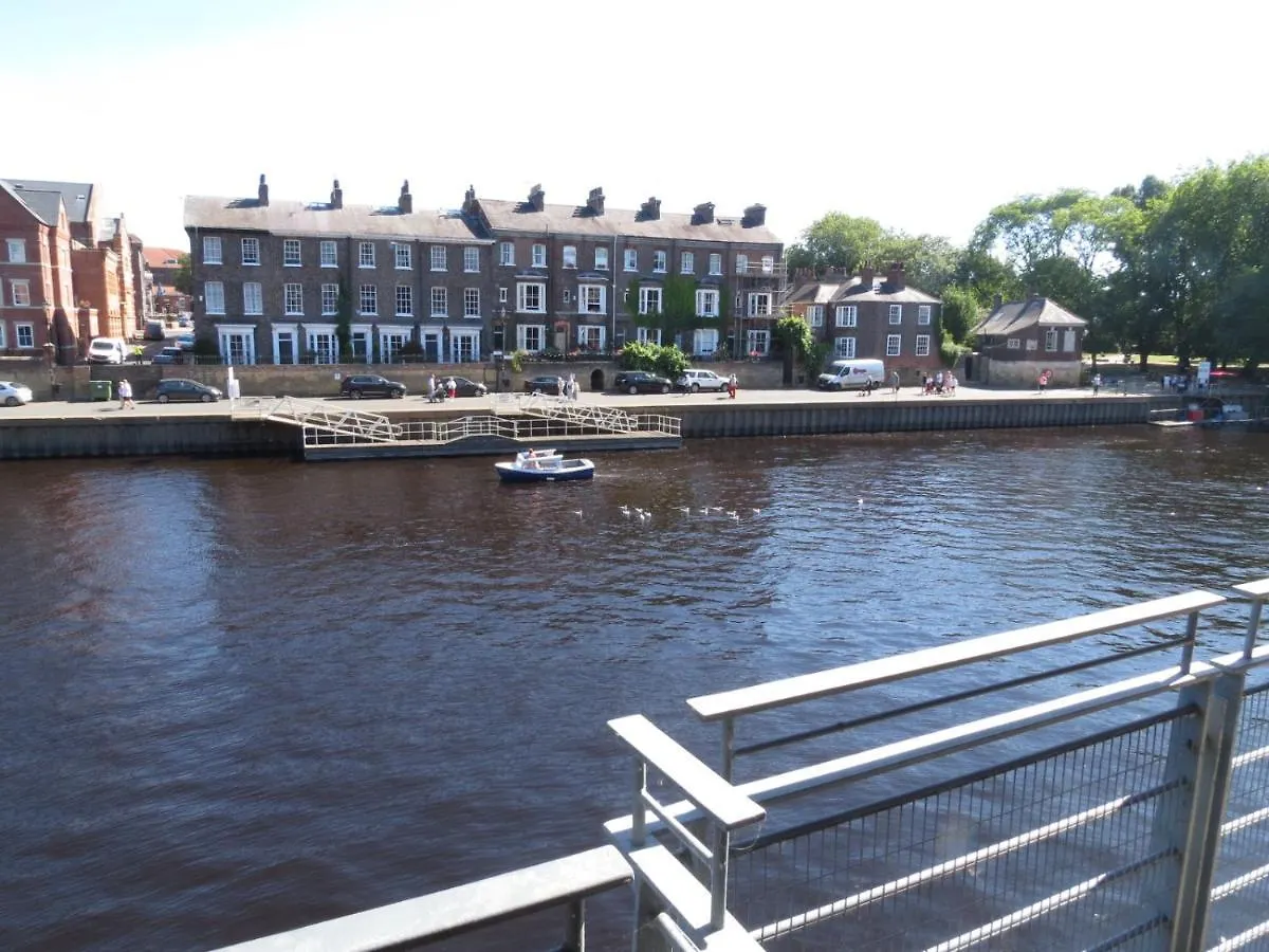 3 Emperors Wharf With Stunning River Views ヨーク イギリス
